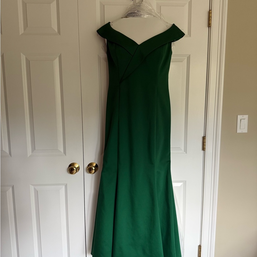 Green Off-Shoulder Sleeveless Maxi Gown